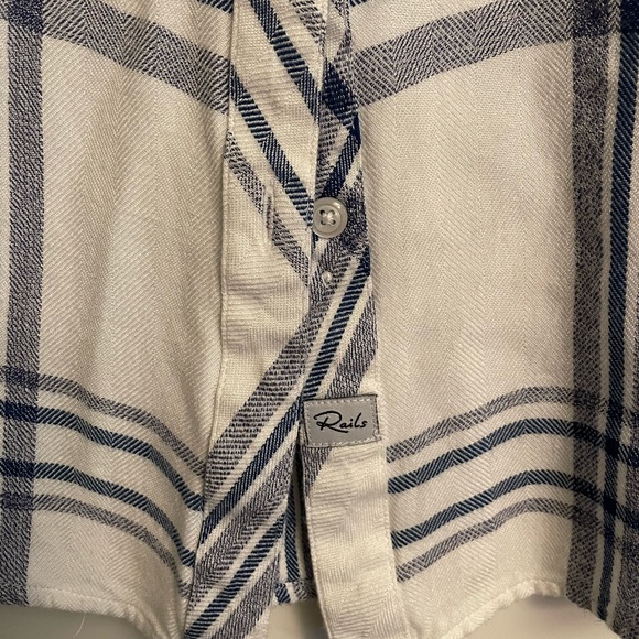 Rails Hunter Button Up in Powder Sky - Picture 4 of 7